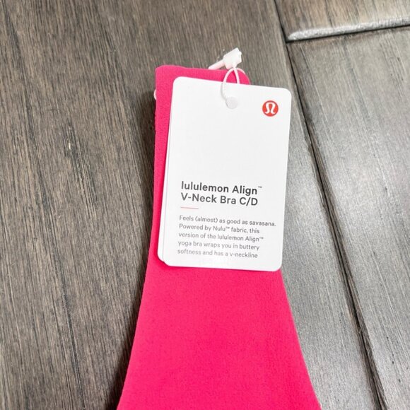 Lululemon Align V-Neck Bra *Light Support, C/D Cup Lip Gloss NWT - Picture 3 of 7